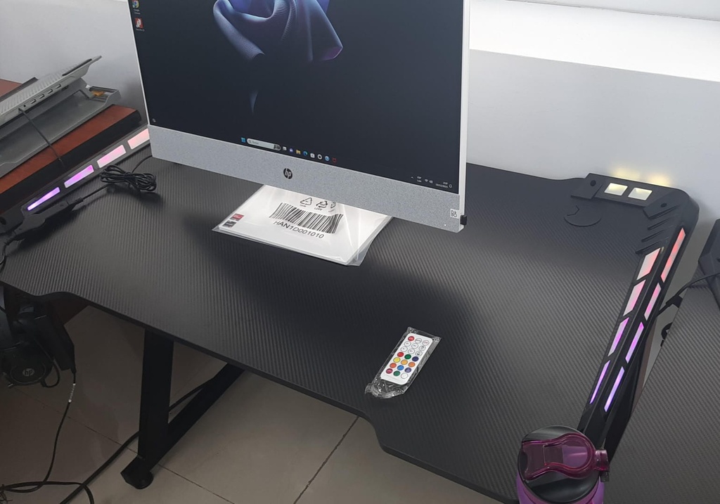 Mesa Gaming MARVO STRIKE ME DK-05 RGB SOPORTE HEADSET Y VASO